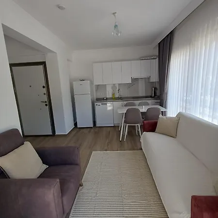 Ege Aparts Apartment
